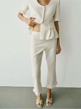 Zara XS White Textured High-Waisted Ruffle Hem Cropped Flare Pants NWT